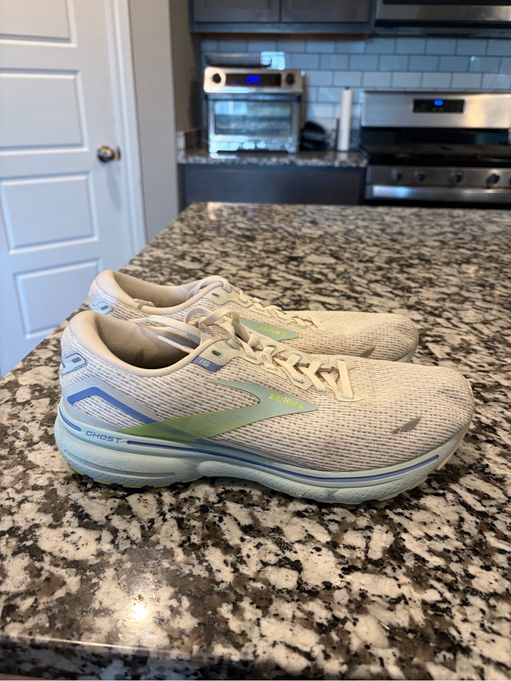 Brooks Ghost 15 Womens Running Shoes